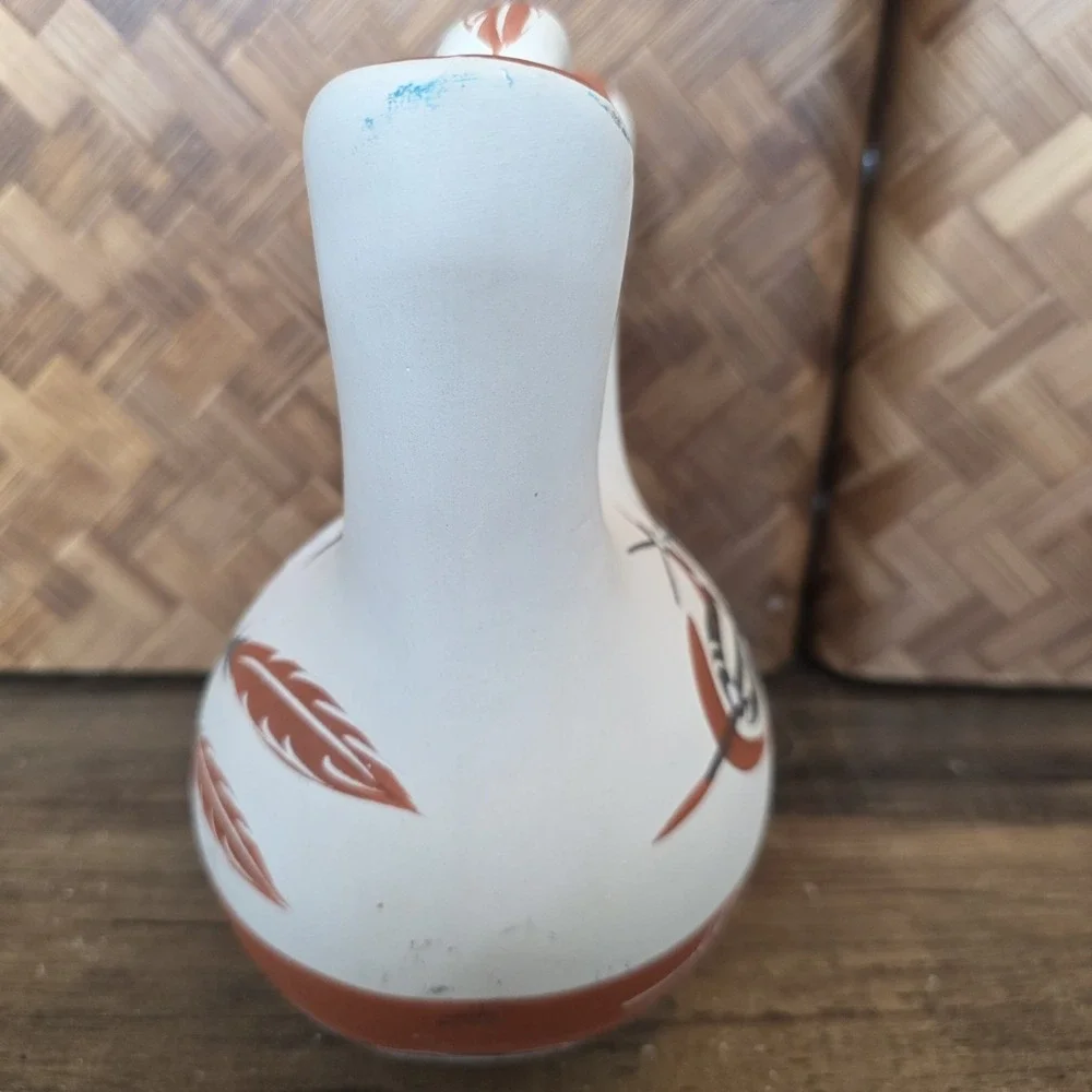 Native American Indian Pottery Feather Arrow Wedding Vase 7.5